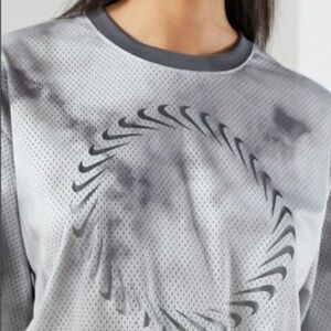 Nike Women's Gray Graphic Sweatshirt